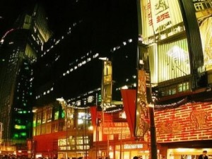 漂亮的领居中文字2个回答的背景介绍,邻里之间的温馨故事与美丽的生活瞬间分享